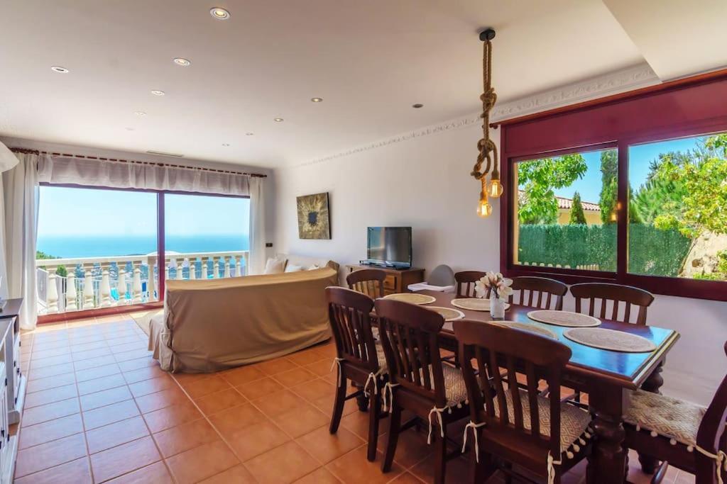 Violetas - Magnificent Sea View, 8 Pers And Baby Cot Available, Quiet Area Lloret de Mar