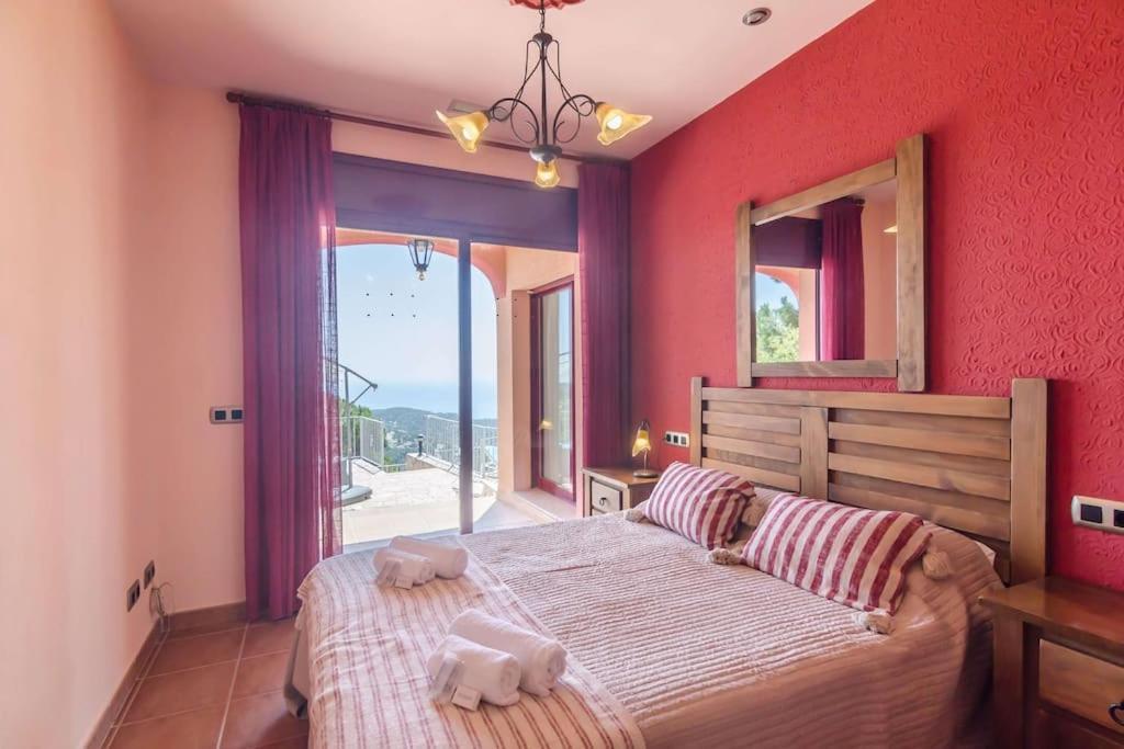 Villa Violetas - Magnificent Sea View, 8 Pers And Baby Cot Available, Quiet Area Lloret de Mar